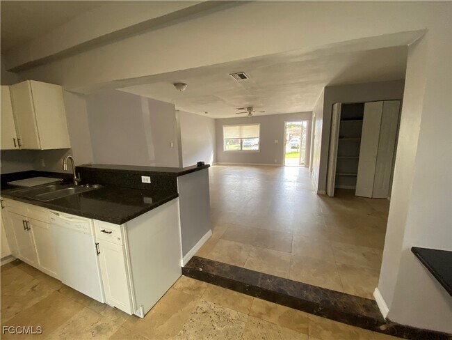 Foto del edificio - 930 Jasmine St