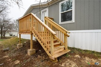 Building Photo - 910 Ashwood Dr