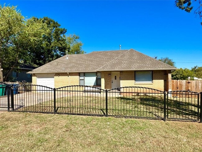 Photo - 1101 W Wilshire Blvd House