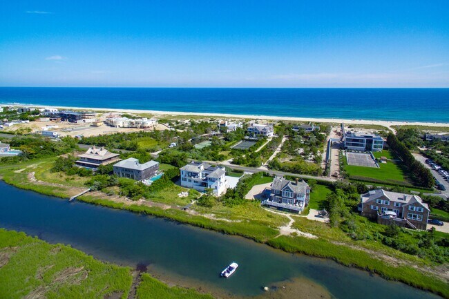 Foto del edificio - 1377 Meadow Ln