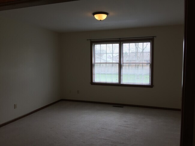Foto del edificio - 261 Ironwood Dr