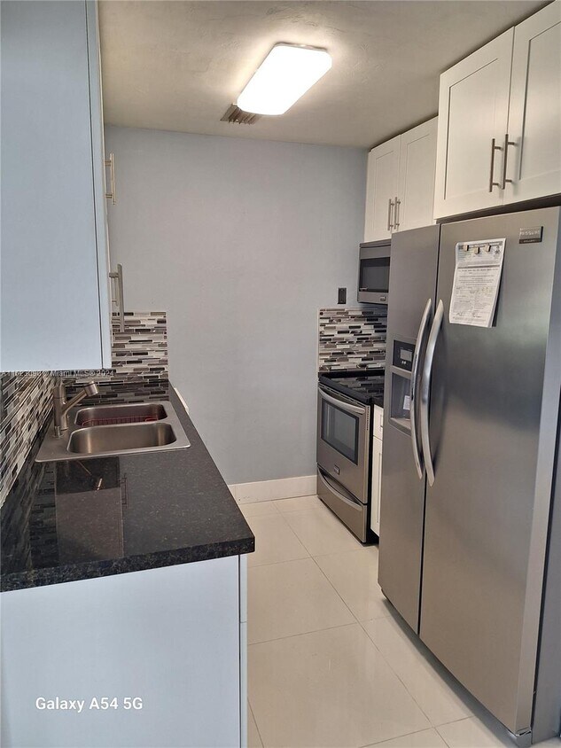 Primary Photo - 2221 N 61st Terrace
