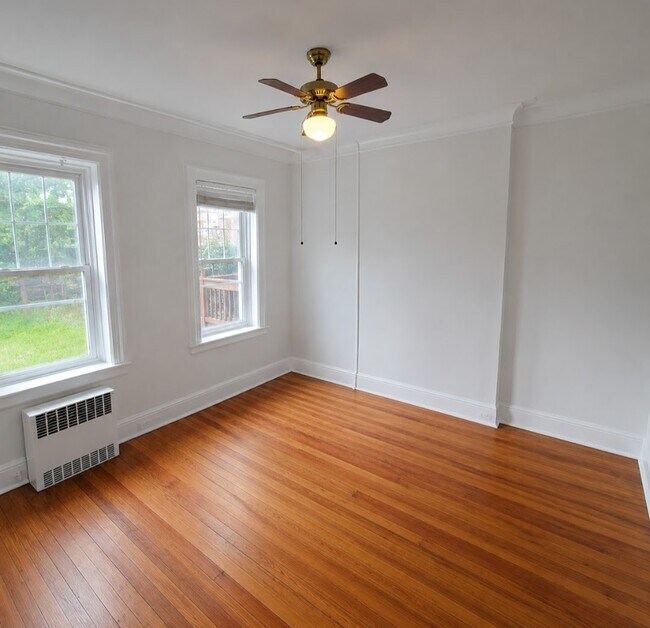 Building Photo - 217 51st St