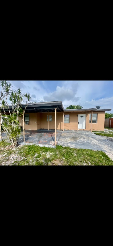 Foto principal - 3060 Key Ln