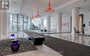 Building Photo - 88 Park Lawn Rd