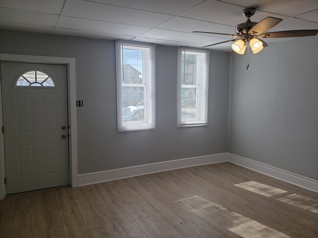 Front Bedroom - 1843 Bank St