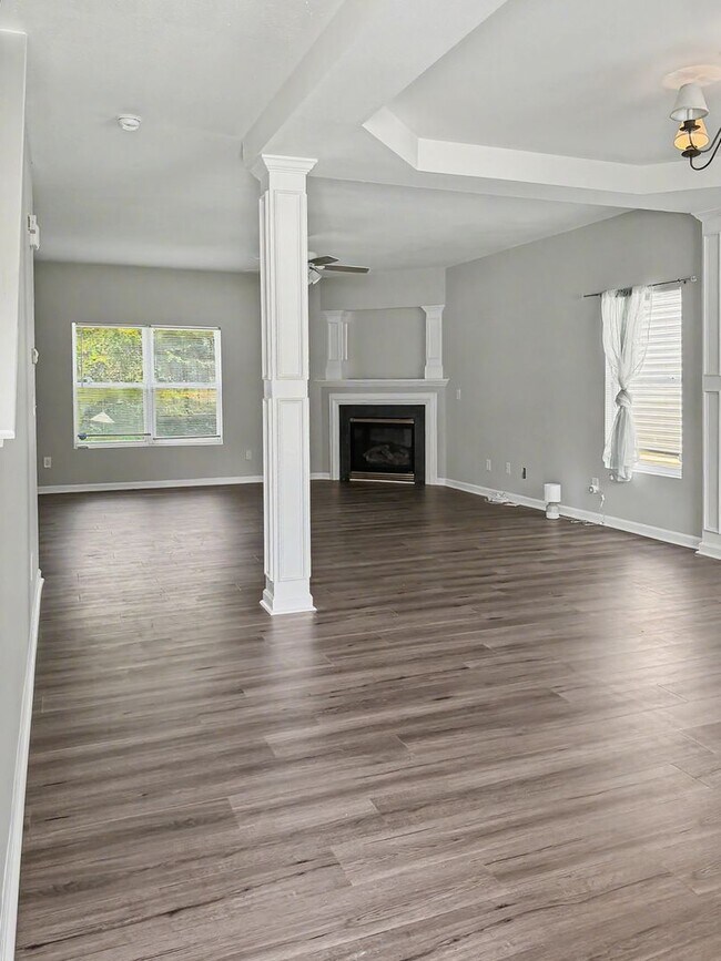 Foto del edificio - 2717 Forest Grove Ct