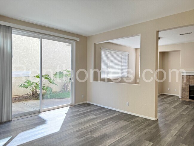 Foto del edificio - Mira Mesa, 8580-42 New Salem St, Gated Dev...