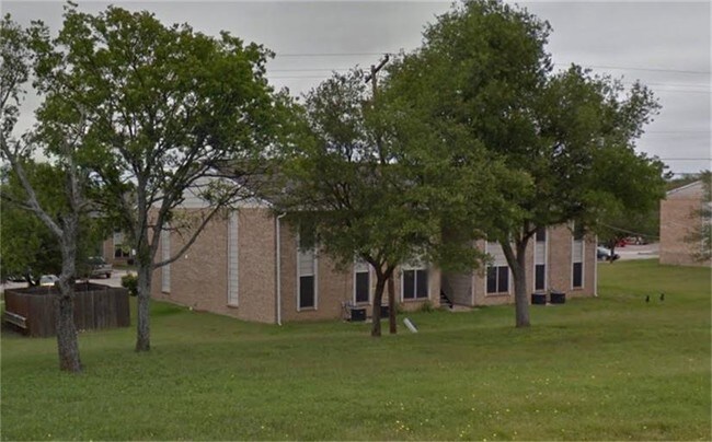 Building Photo - 1815 Old Brandon Rd