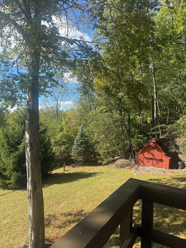 Building Photo - 243 Saddle Ridge Rd
