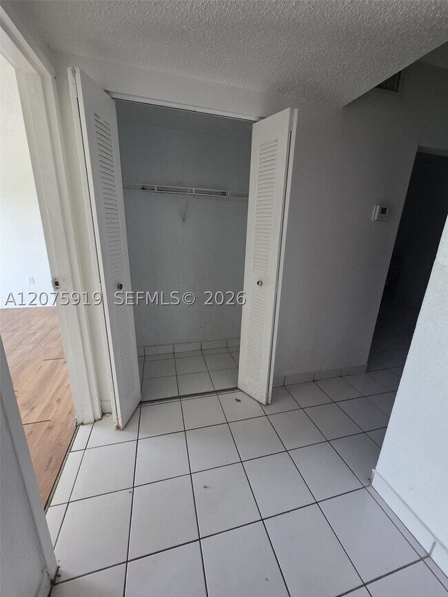 Foto del edificio - 5100 SW 41st St