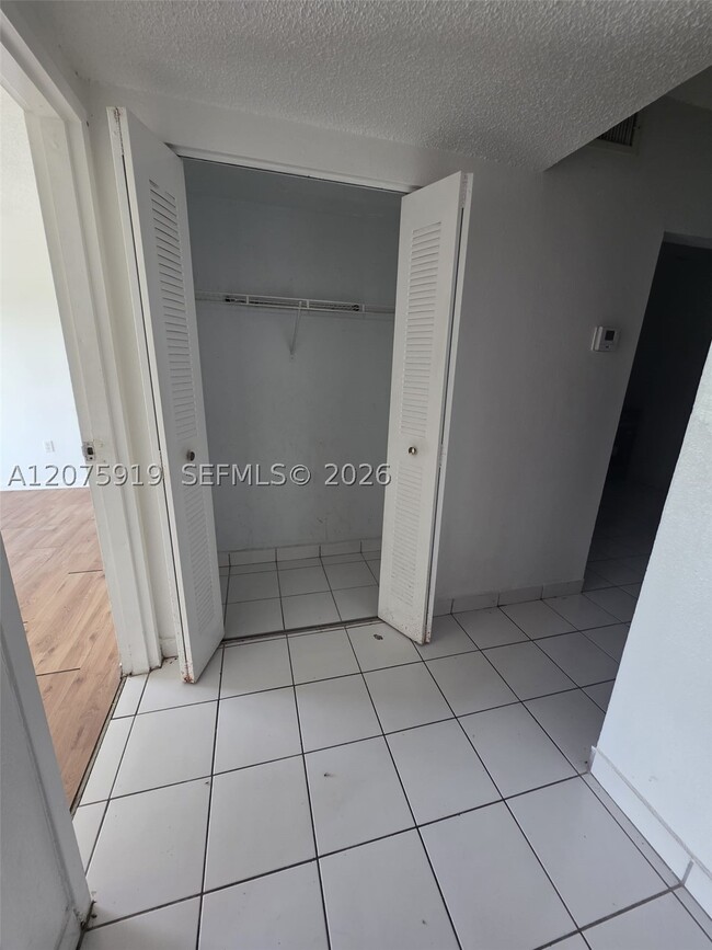 Building Photo - 5100 SW 41st St