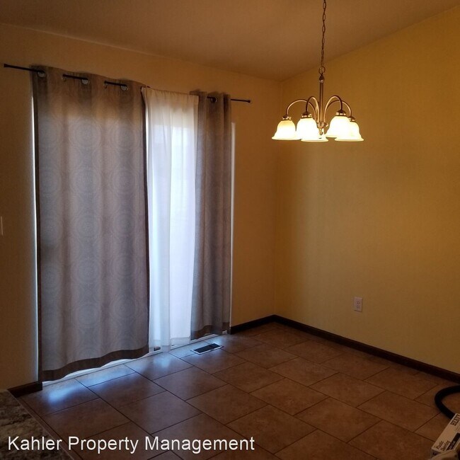 Foto del edificio - 3 br, 1 bath House - 3342 Kyle St