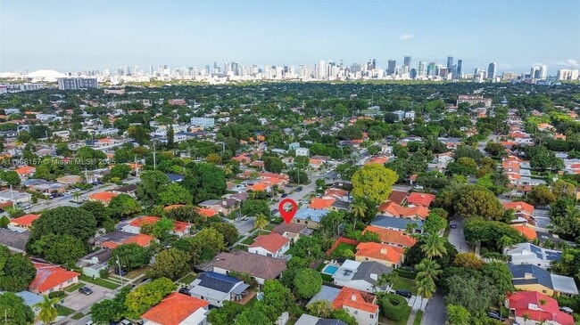 Foto del edificio - 2464 SW 19th St