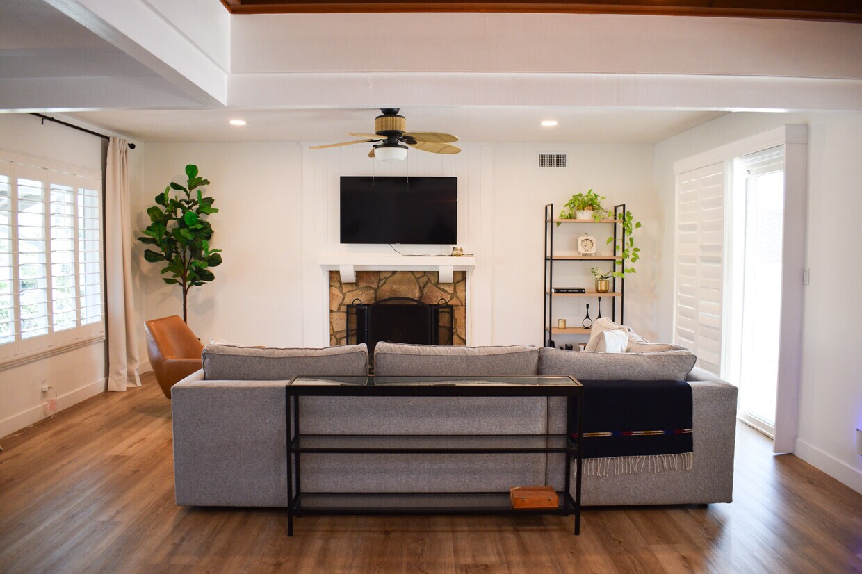 Foto principal - 461 N Nearglen Ave