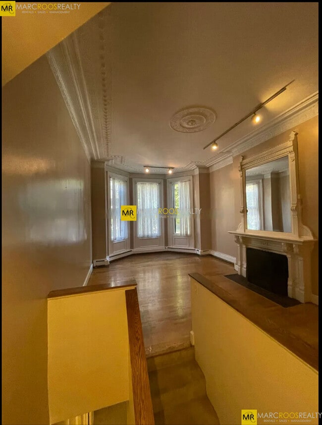 Building Photo - 275 Beacon St
