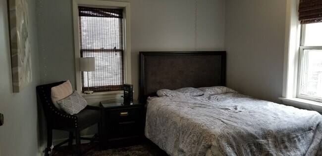 Foto del edificio - 2120 E Locust St