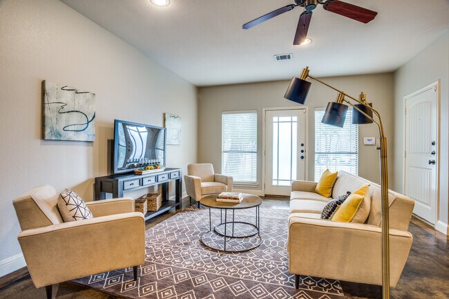 Foto del edificio - 3125 Waits Ave