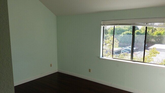 Dormitorio #2 - 3073 Middlefield Rd