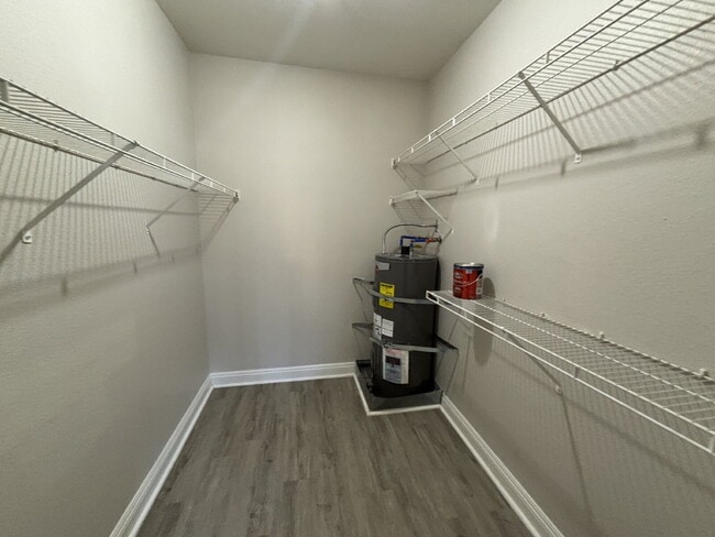 Building Photo - 2 Bed, 2 Bath condo, ground floor unit