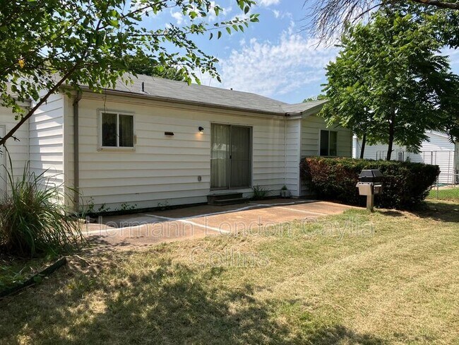 Building Photo - 4046 Del Lago Dr