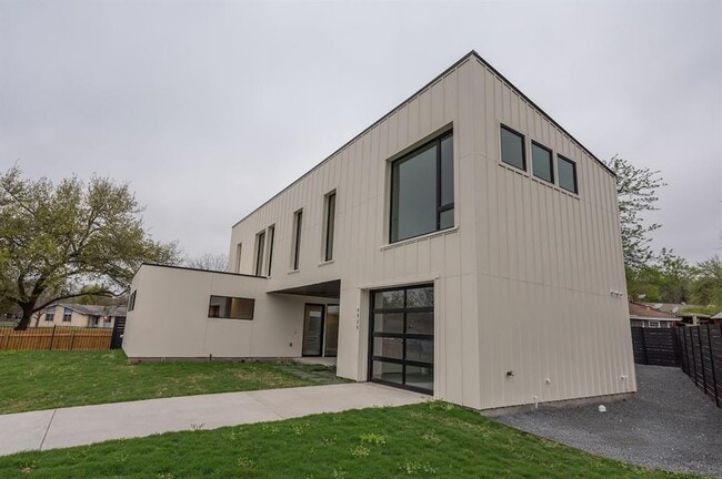 Building Photo - 4906 Aberdeen Cir