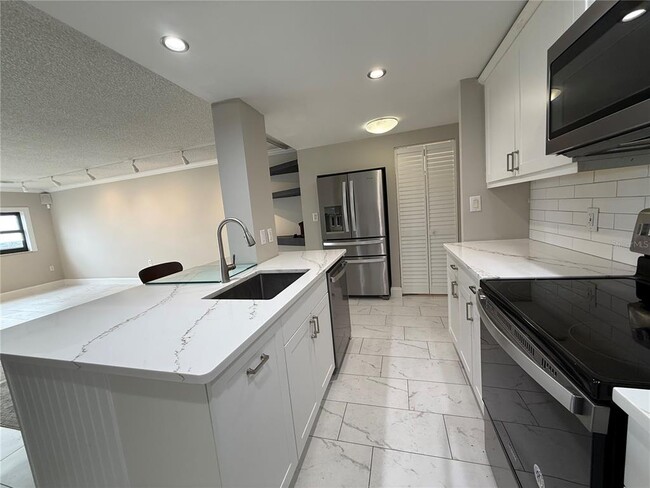 Building Photo - 4141 Bayshore Blvd