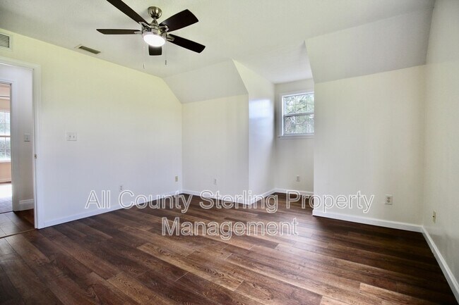 Building Photo - 3581 NW Bur Oak Pl