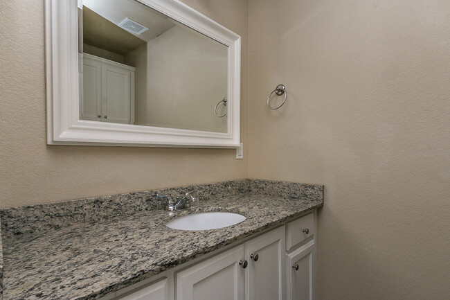 Foto del edificio - 4217 S Williams St