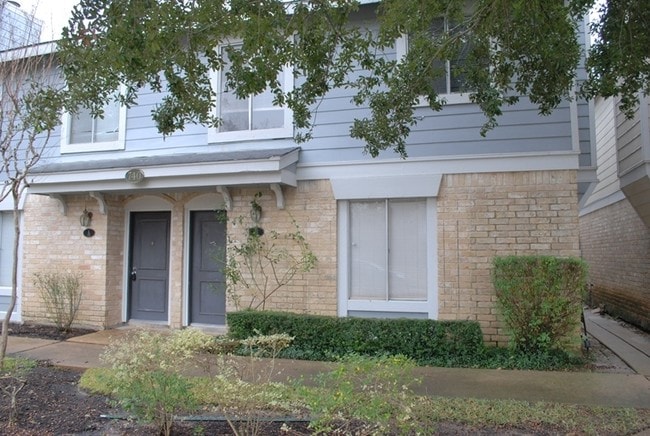 Building Photo - Memorial Mews