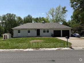 Building Photo - 1307 NE 75th St