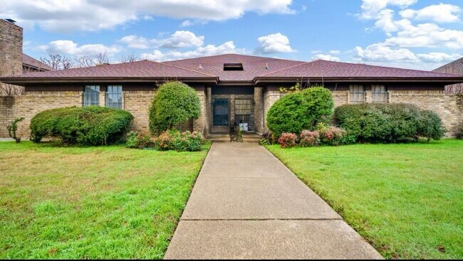 Foto del edificio - 7222 Fuller Cir