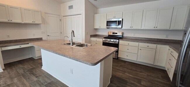 Building Photo - 2803 Hull Ln