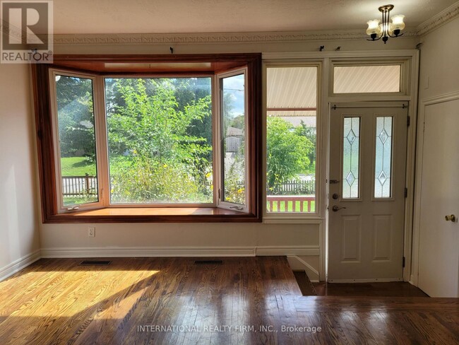 Building Photo - 229 Alsace Rd