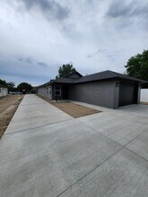 Building Photo - 1304 N Buchanan St