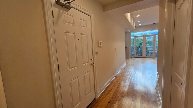 Foto del edificio - 3337 N Halsted St