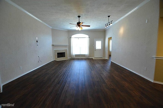 Building Photo - 21802 Kardy St