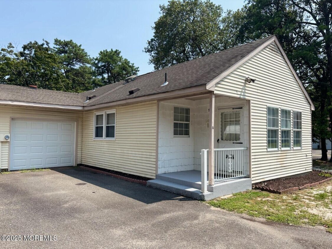 Foto principal - 14D Canton Dr