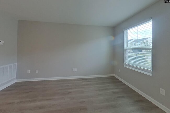 Building Photo - 757 Sequoia Dr
