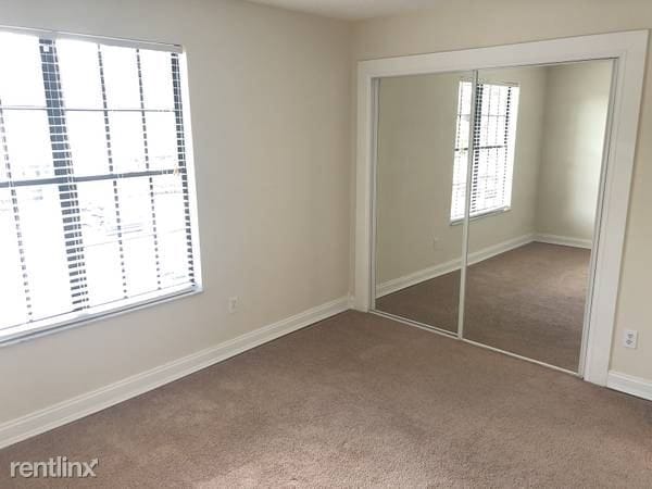 Building Photo - 2 br, 2.5 bath Townhome - 16532 Brigadoon Dr