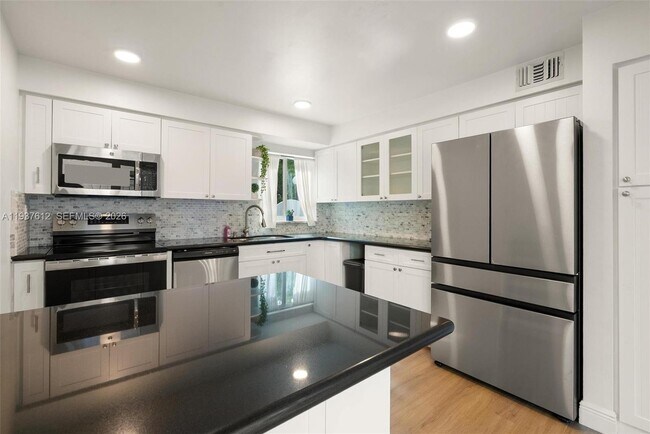 Foto del edificio - 6830 SW 45th Ln