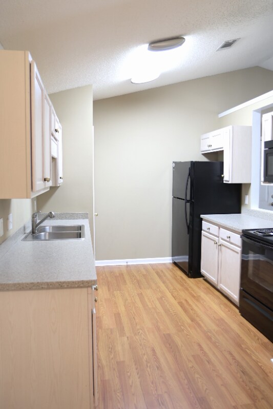 Building Photo - 307 Pelham Square Way