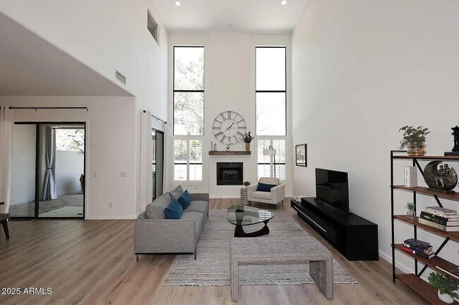 Foto del edificio - 333 N Pennington Dr