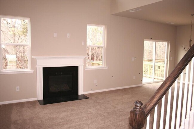 Building Photo - 305 Woodson Way