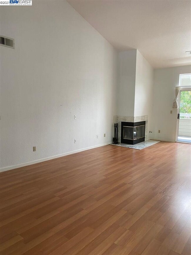Building Photo - 1811 Parkview Green Cir