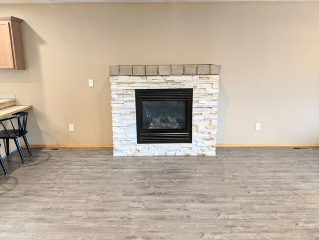 Building Photo - Centrally Located Three Bedroom Home
