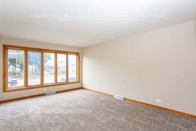 Building Photo - 2820 W 102nd Pl