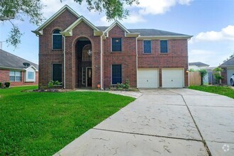 Building Photo - 1908 Oak Hollow Dr W