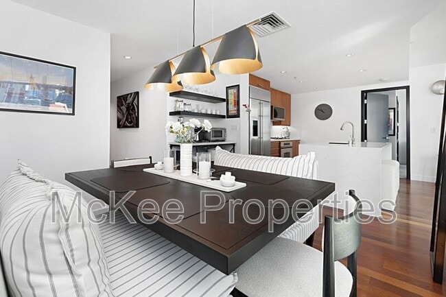 Building Photo - 1199 Pacific Hwy