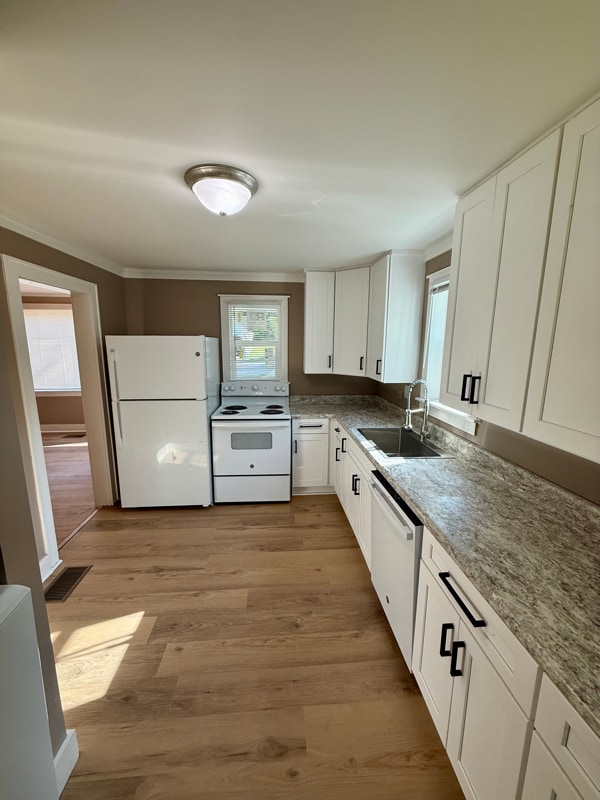 Building Photo - 1105 E 5th St